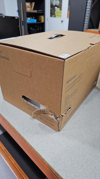 BOX DAMAGE Synology DiskStation DS1823xs+ 8-Bay + 2 x NVMe, 3.5&quot; Diskless, 2xGbE + 1x10GbE, AMD Ryzen V1780B,8GB RAM,5 Yr Wty-0